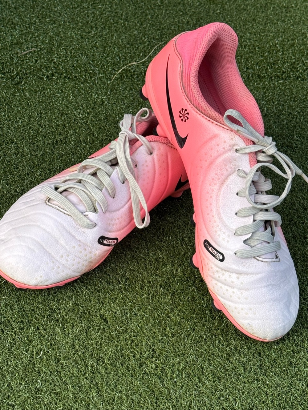 Nike Youths Pink and White Soccer Cleats Size 5Y